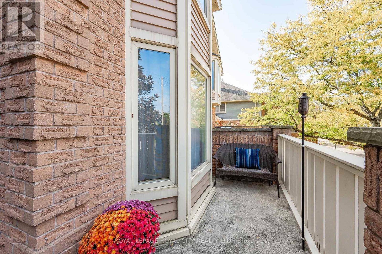#33 -941 GORDON ST