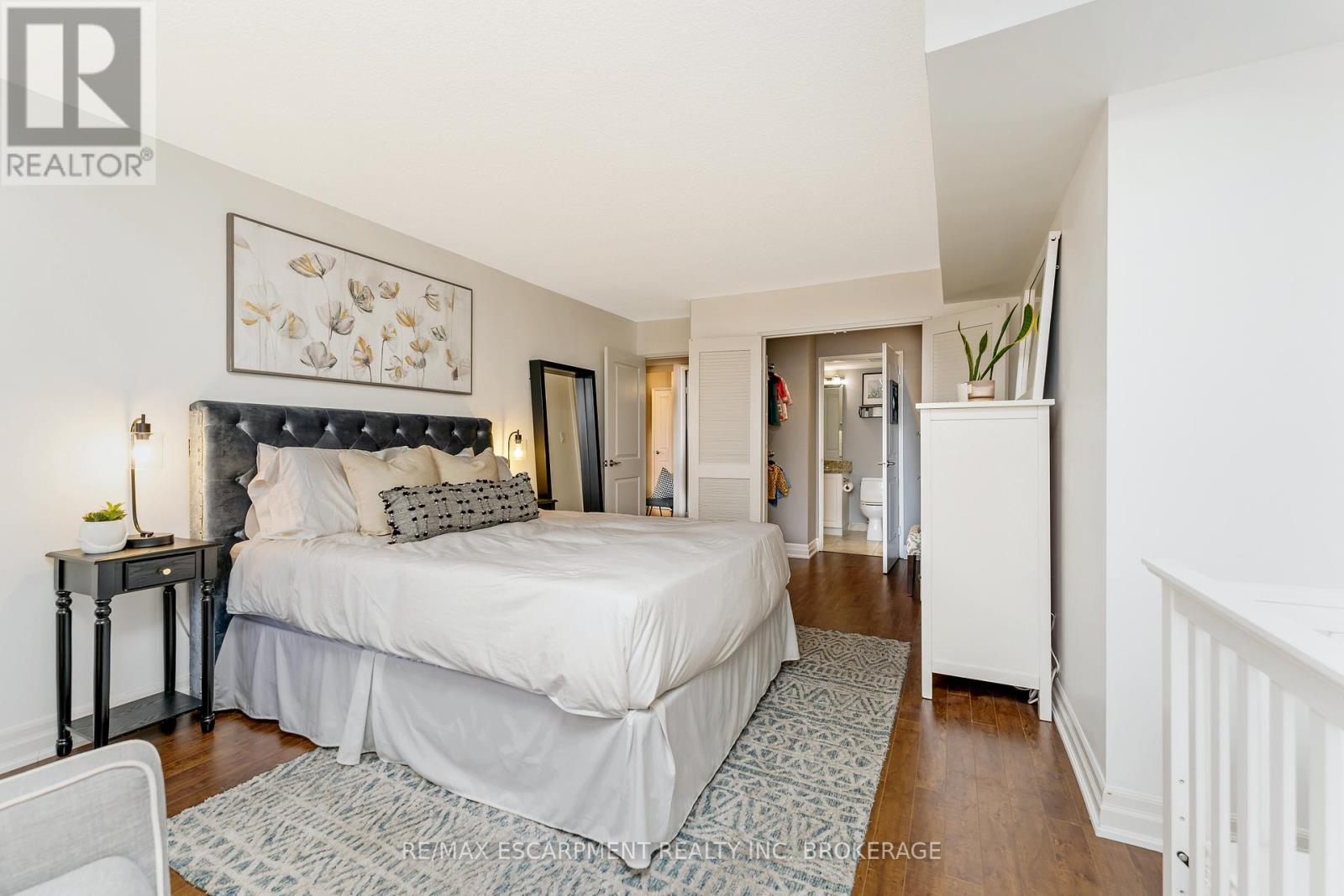 #307 -55 YARMOUTH ST, #307