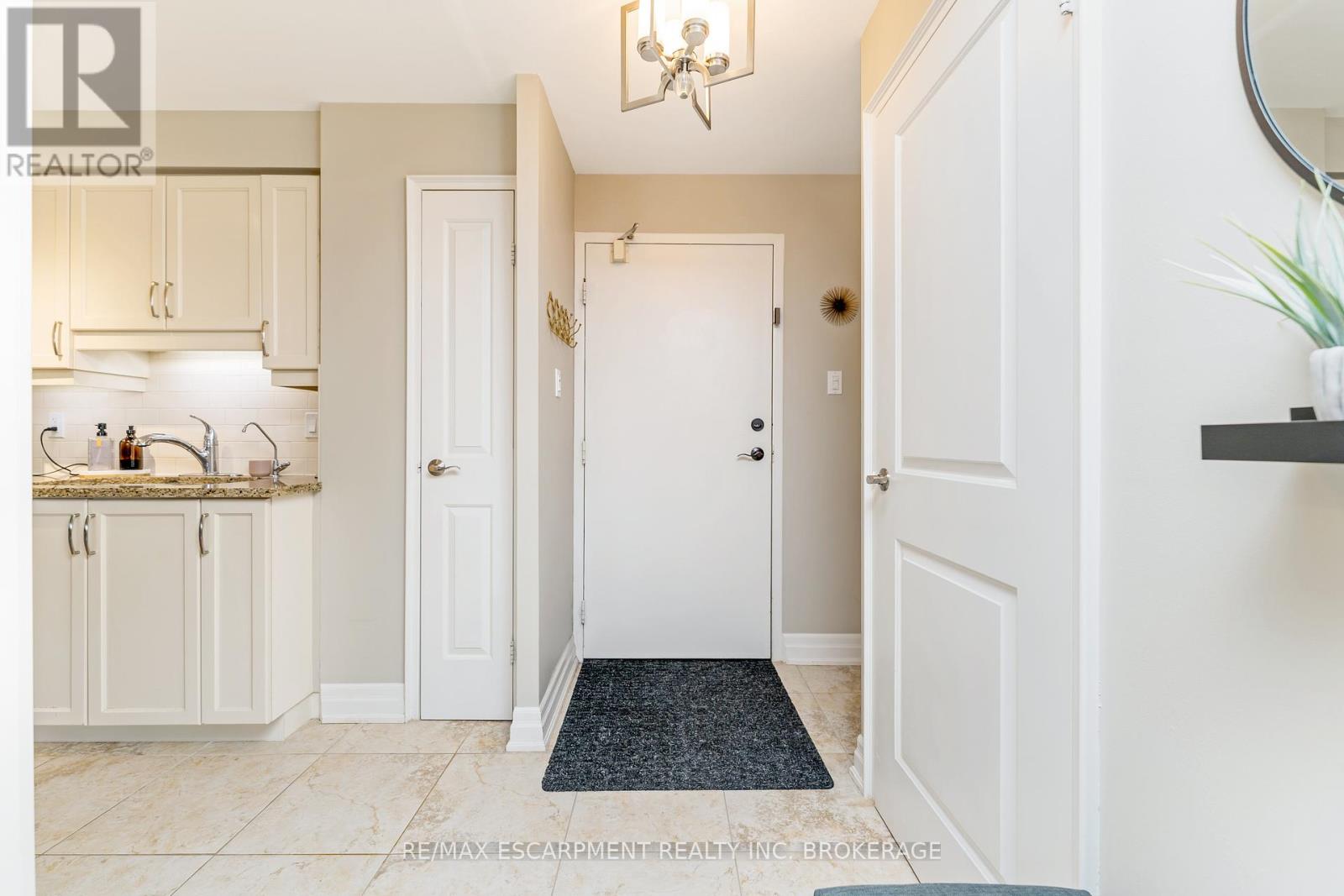#307 -55 YARMOUTH ST, #307