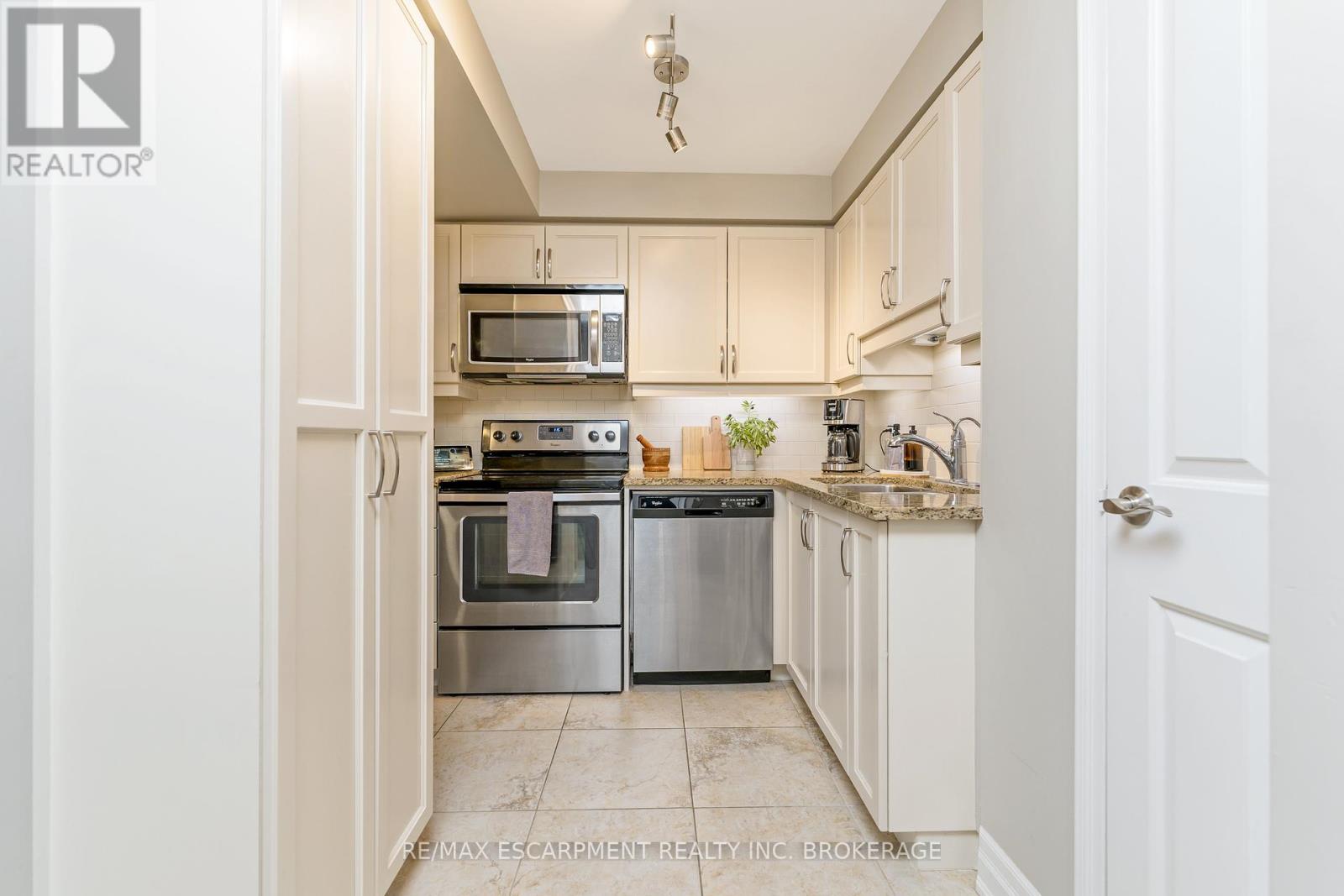 #307 -55 YARMOUTH ST, #307