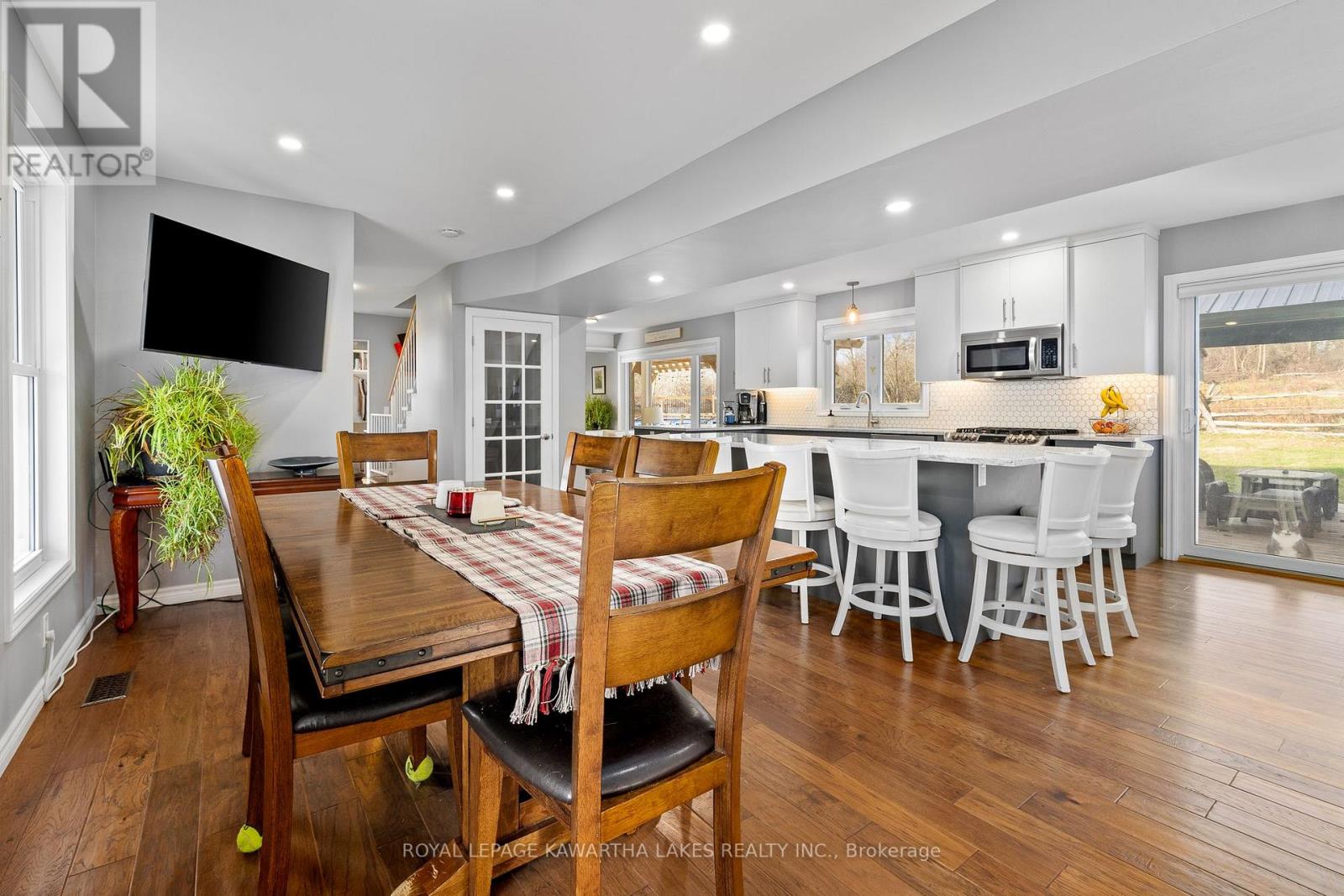 1086 HAYES LINE