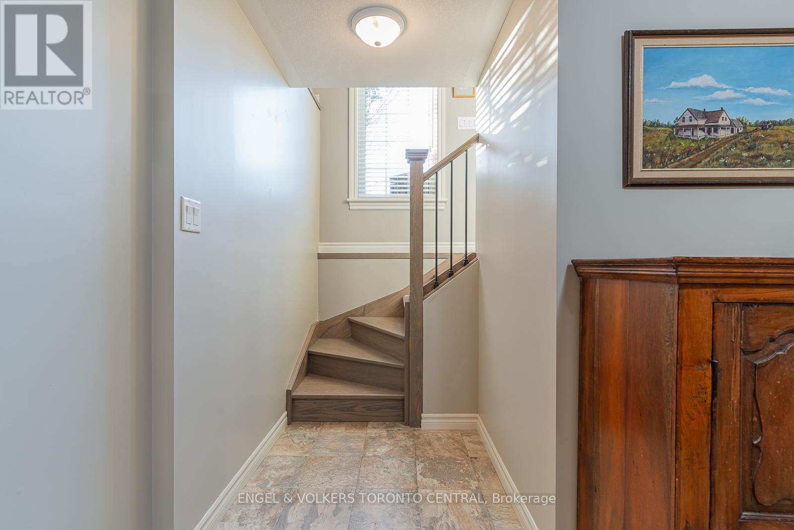 937 5TH 'A' AVE E