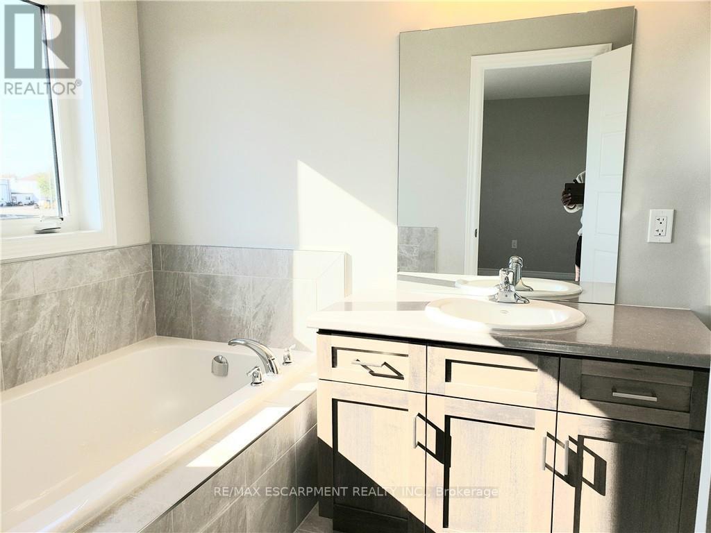 34 ZOE LANE S
