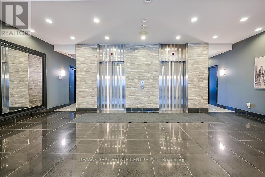 #714 -135 JAMES ST S, #714