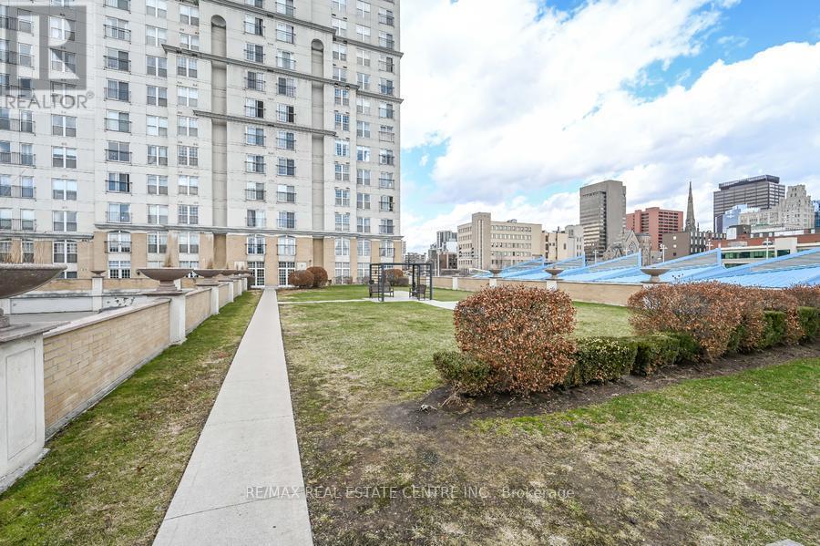#714 -135 JAMES ST S, #714