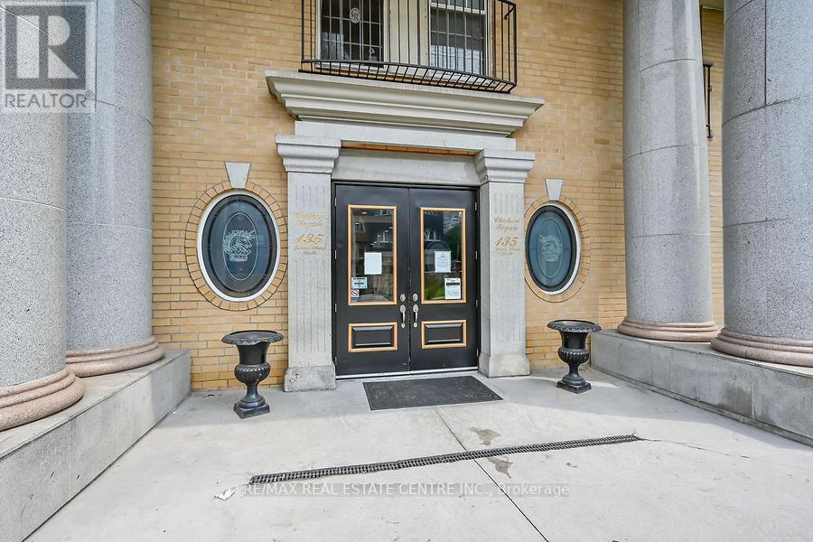 #714 -135 JAMES ST S, #714