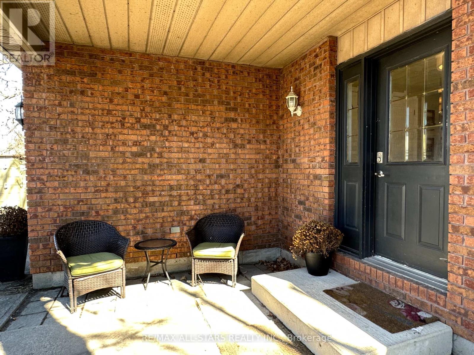 92 DUKE ST