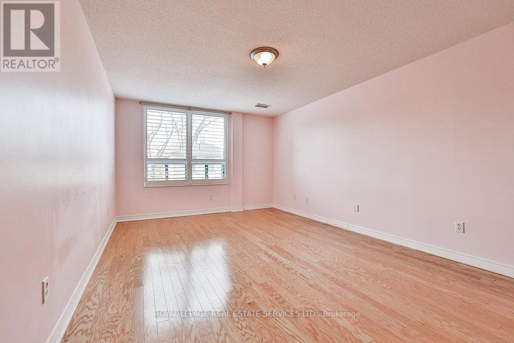 #201 -5 OGILVIE ST, #201
