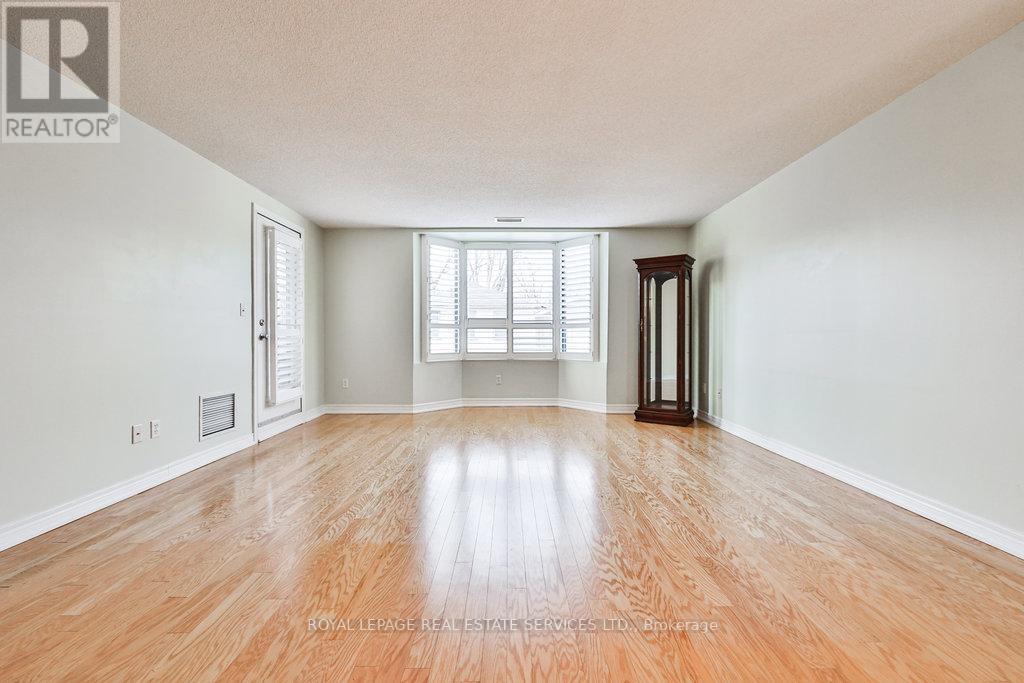 #201 -5 OGILVIE ST, #201