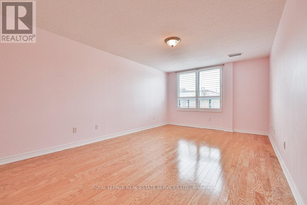 #201 -5 OGILVIE ST, #201
