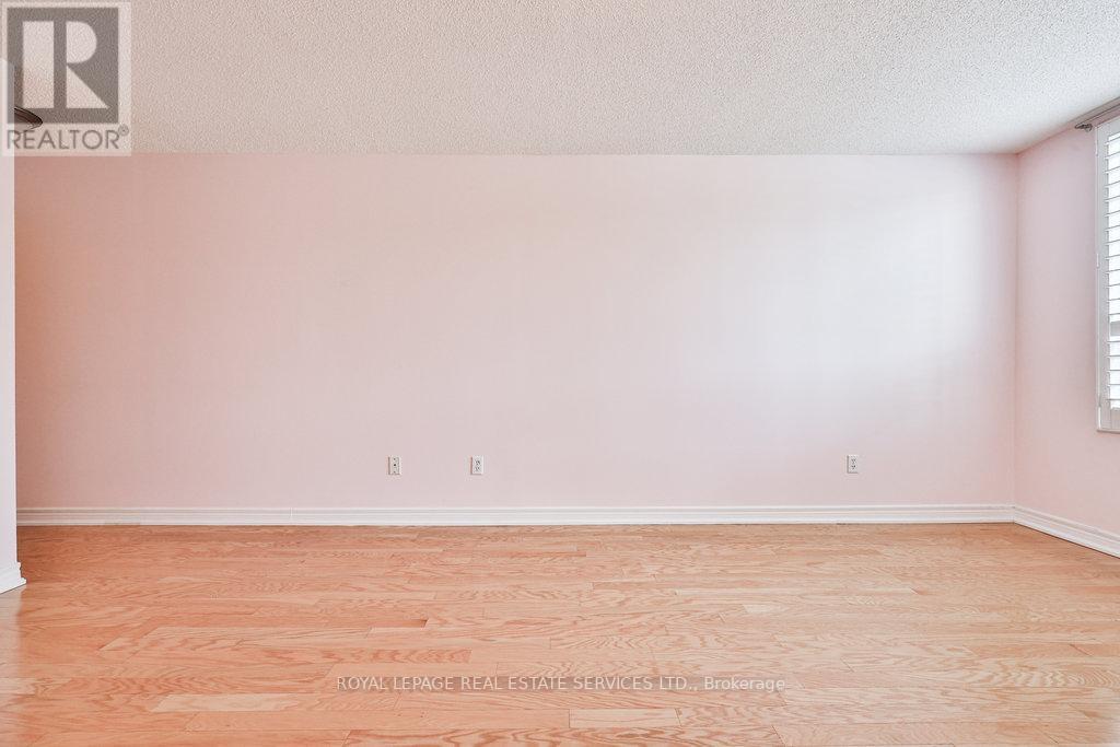 #201 -5 OGILVIE ST, #201