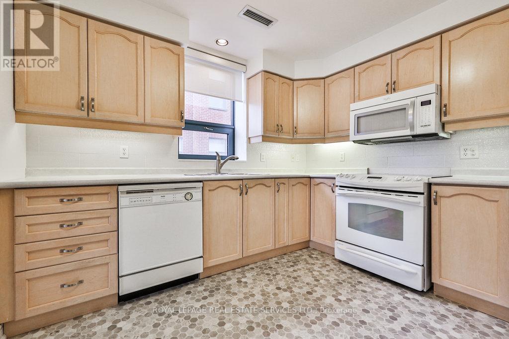 #201 -5 OGILVIE ST, #201