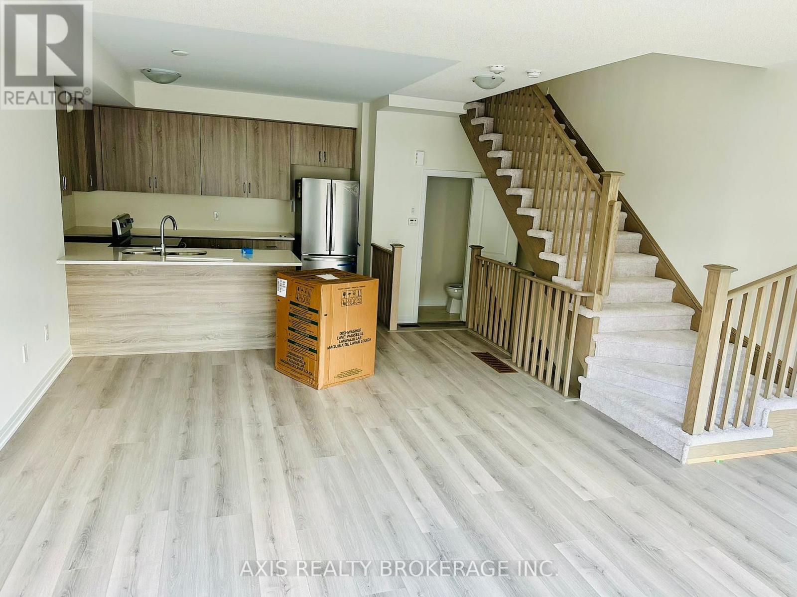 #512 -585 COLBORNE ST, #512