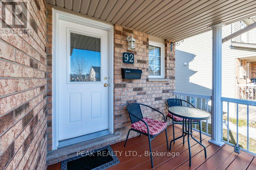 92 FOXGLOVE CRES