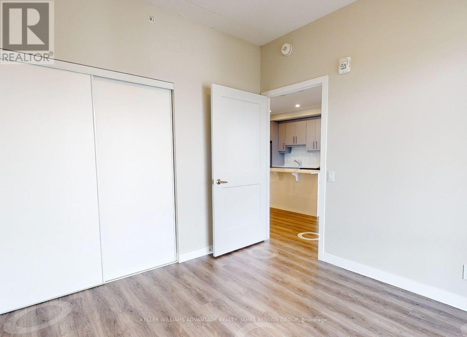 #1611 -15 QUEEN ST S, #1611