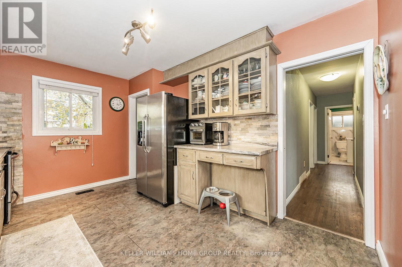 24 EASTVIEW RD