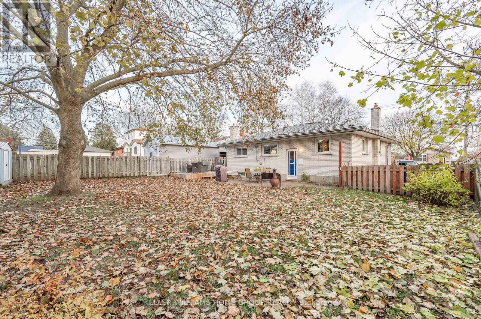 24 EASTVIEW RD