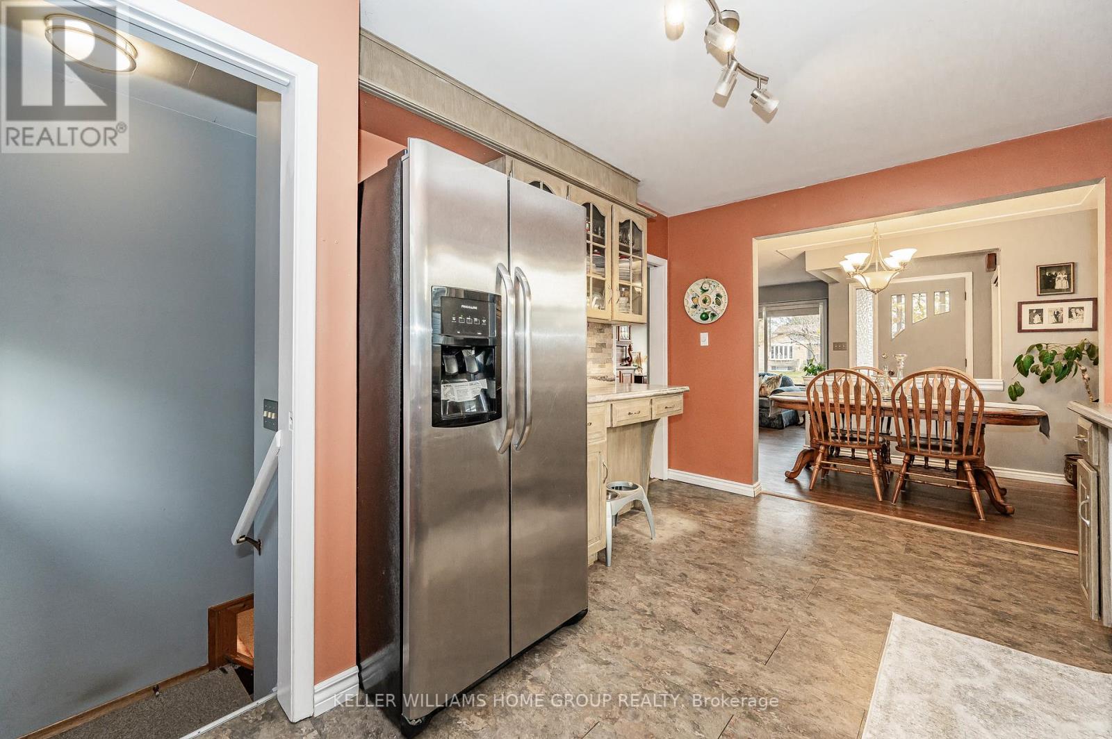 24 EASTVIEW RD