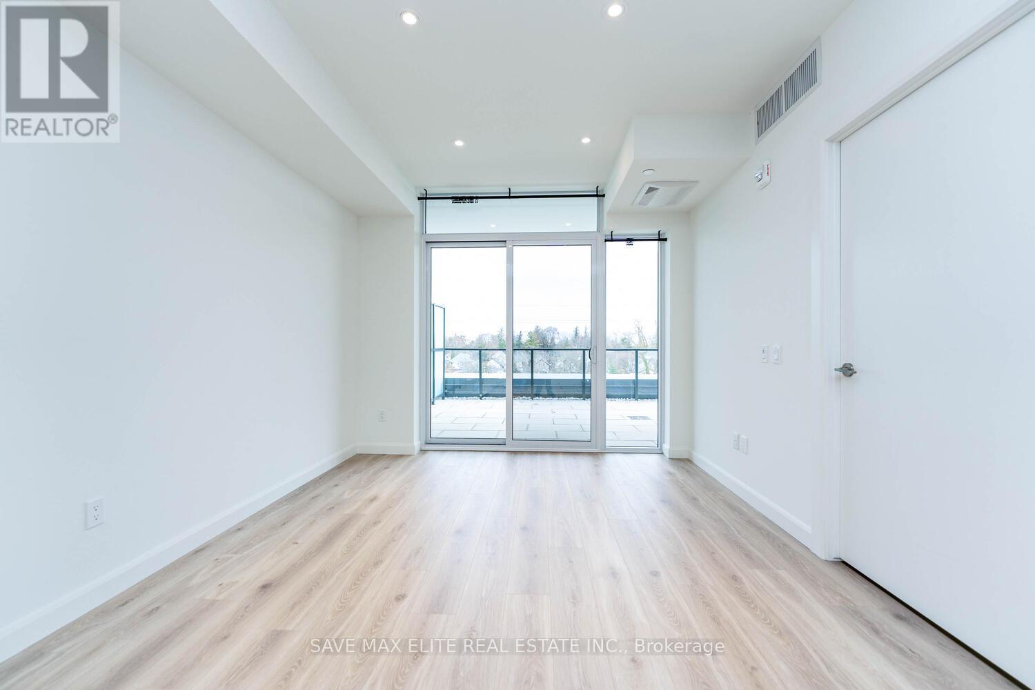 #301 -741 KING ST W, #301