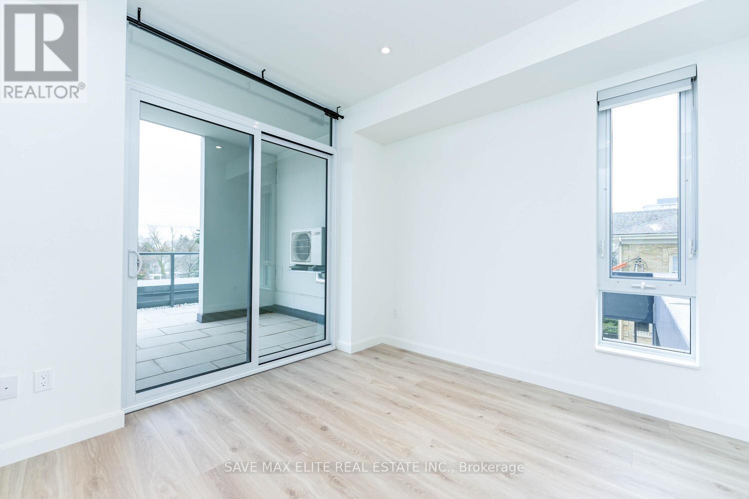 #301 -741 KING ST W, #301