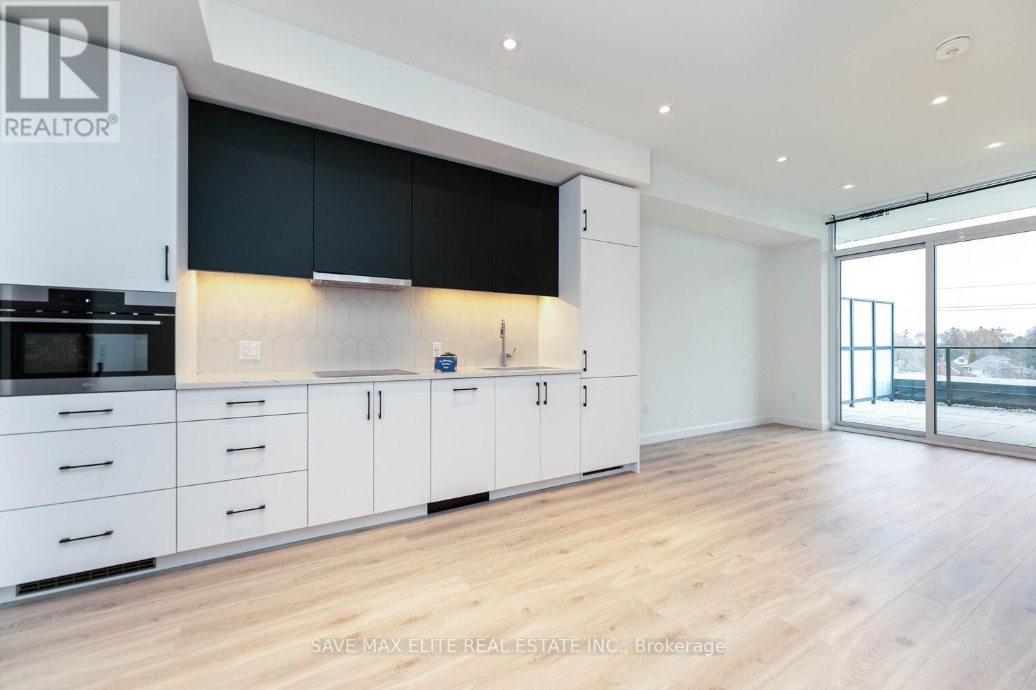 #301 -741 KING ST W, #301