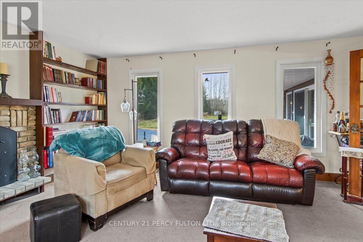1185 STURGEON RD