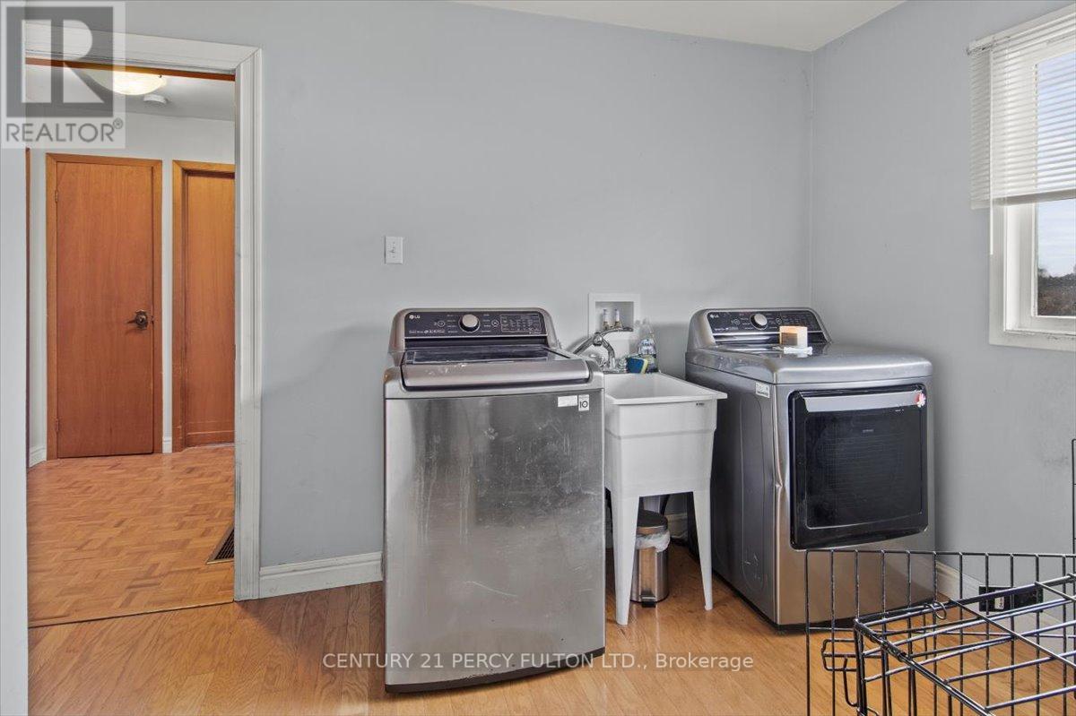1185 STURGEON RD