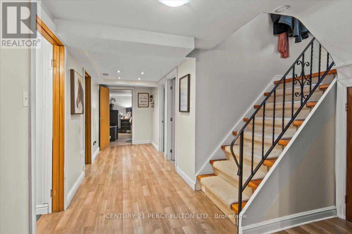 1185 STURGEON RD