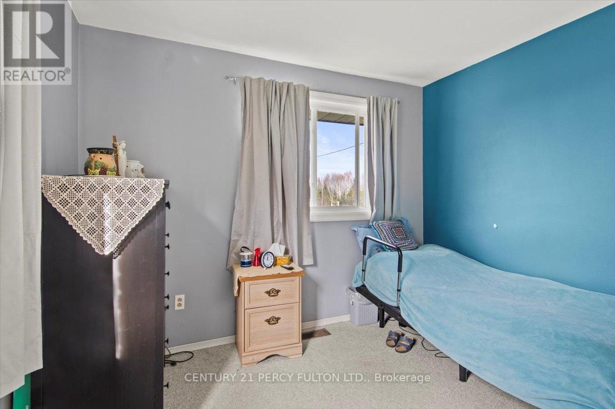 1185 STURGEON RD