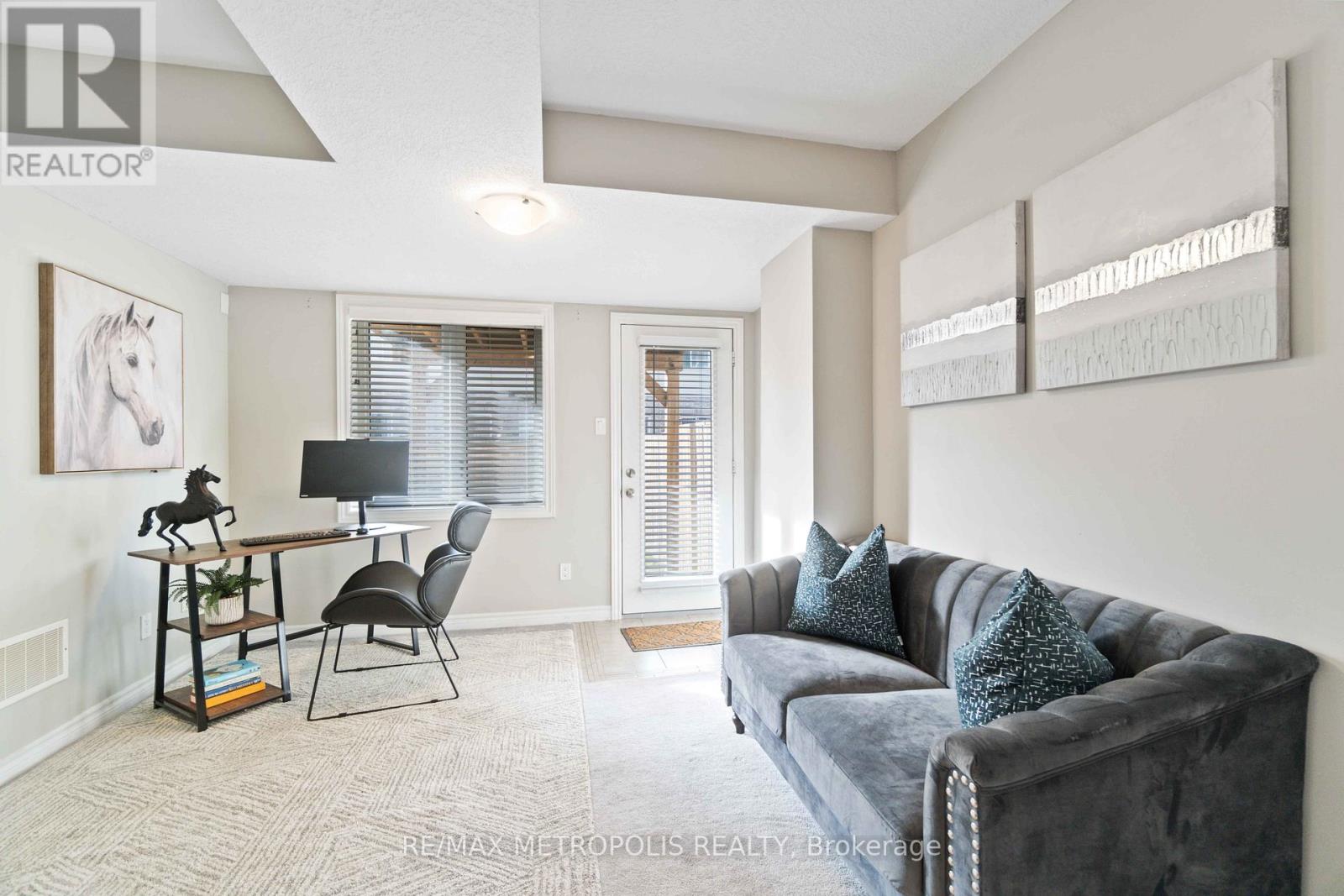 85 MAYLAND TR