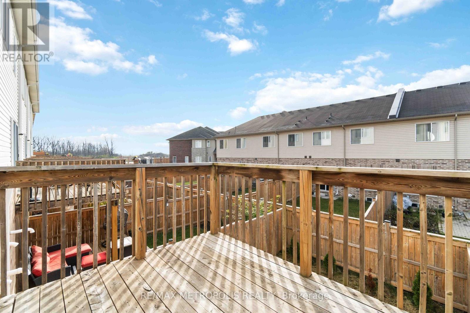 85 MAYLAND TR