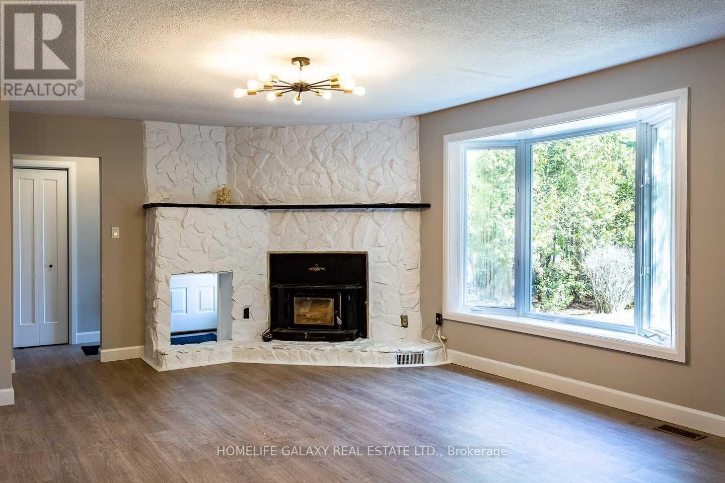102 PARKVIEW RD