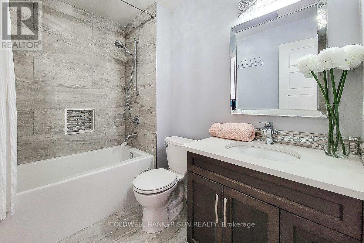 32 KINGSPOINT CIRC