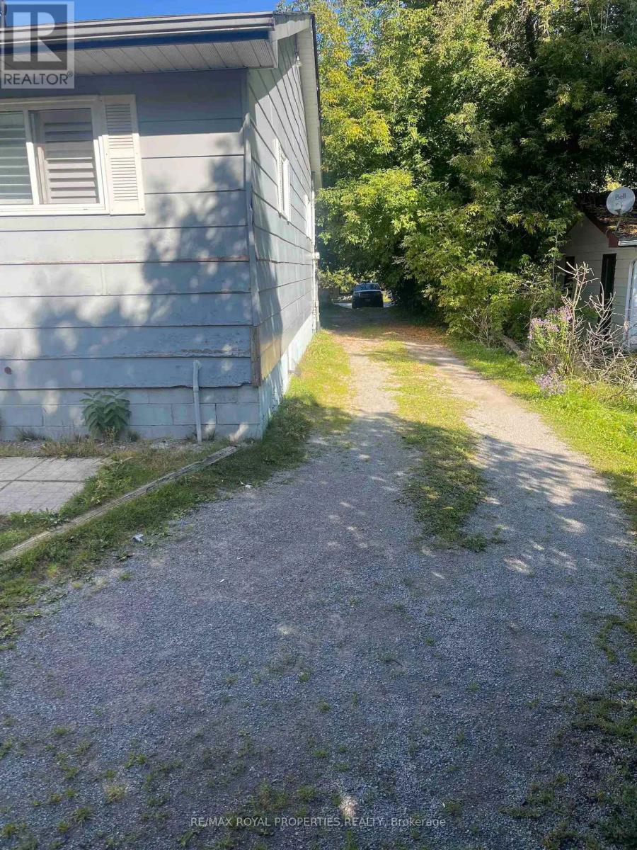 34 ROBINSON AVE