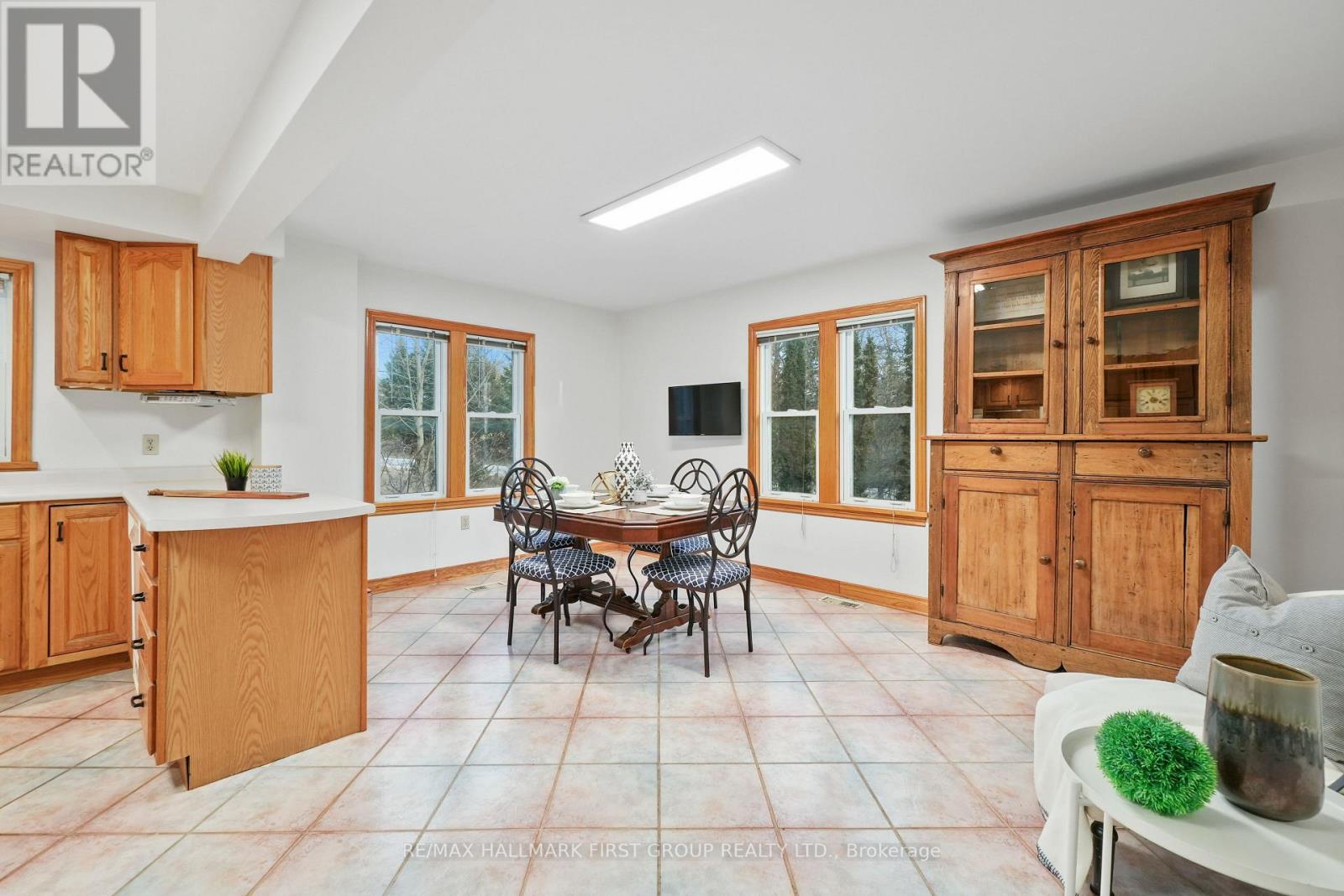 594 DINGMAN RD