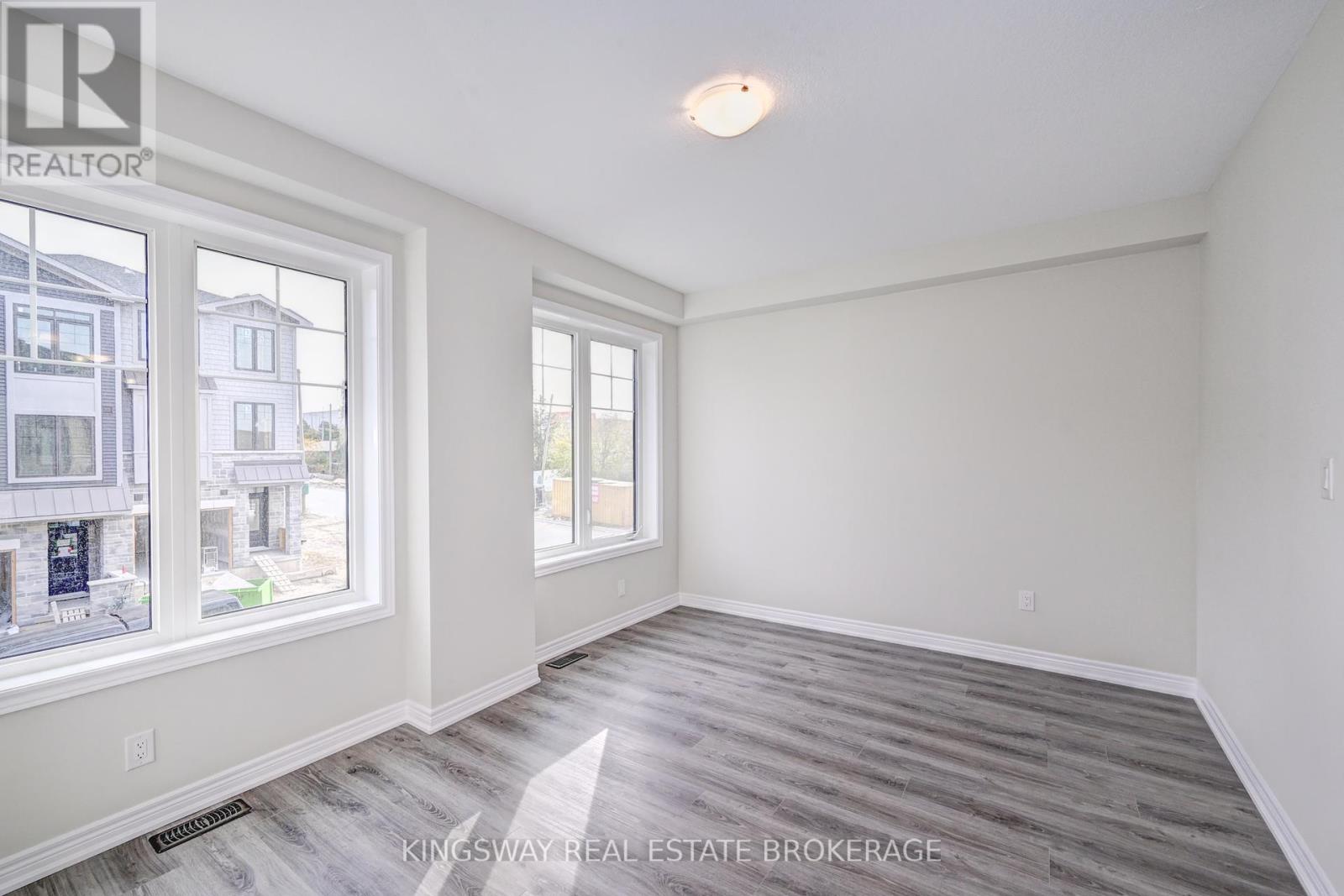 #2 -10 BIRMINGHAM DR, #2