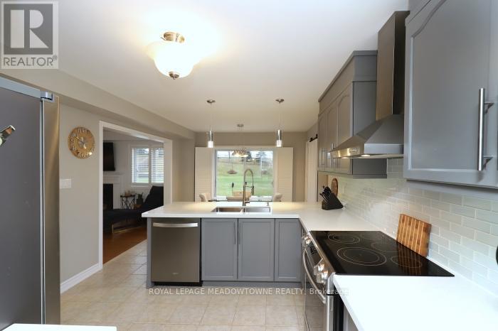 7 MCCULLOGH DR