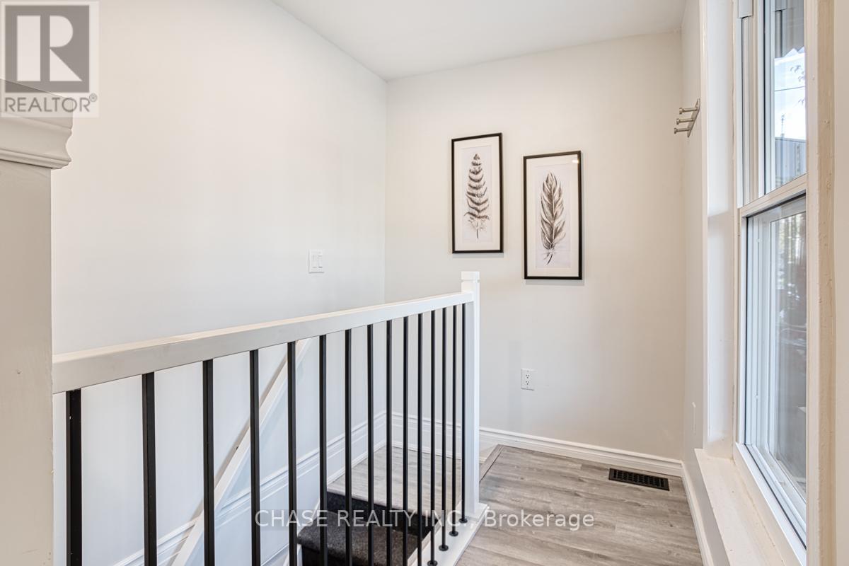 24 CAMBRIDGE AVE