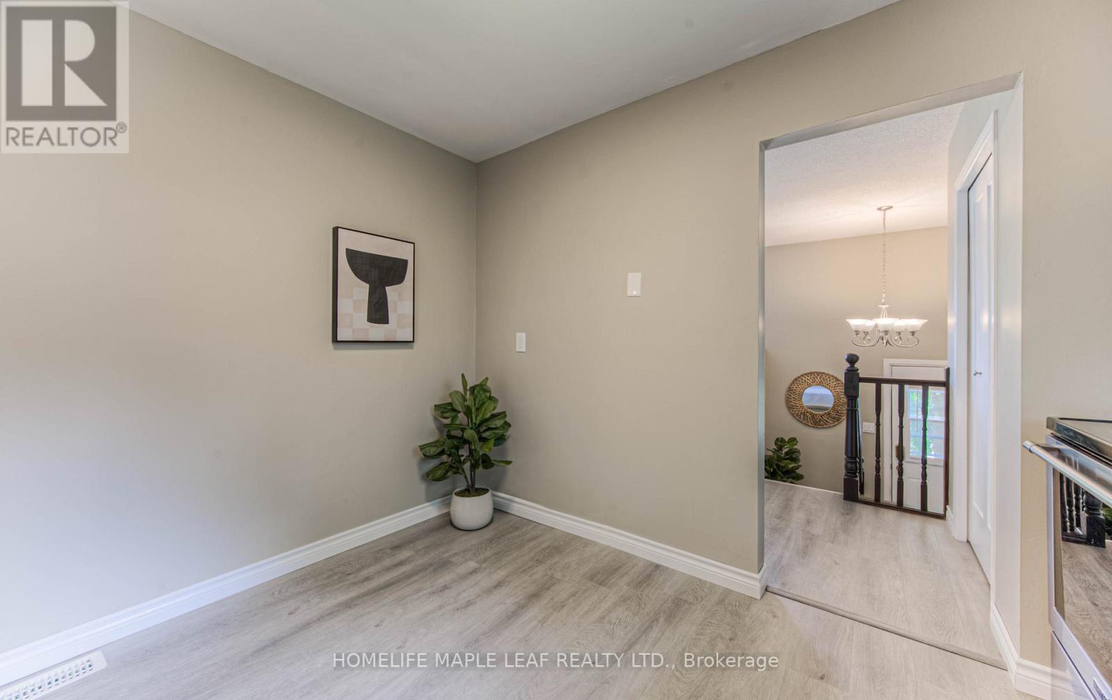#A -391 CHURCHILL CRT, #A