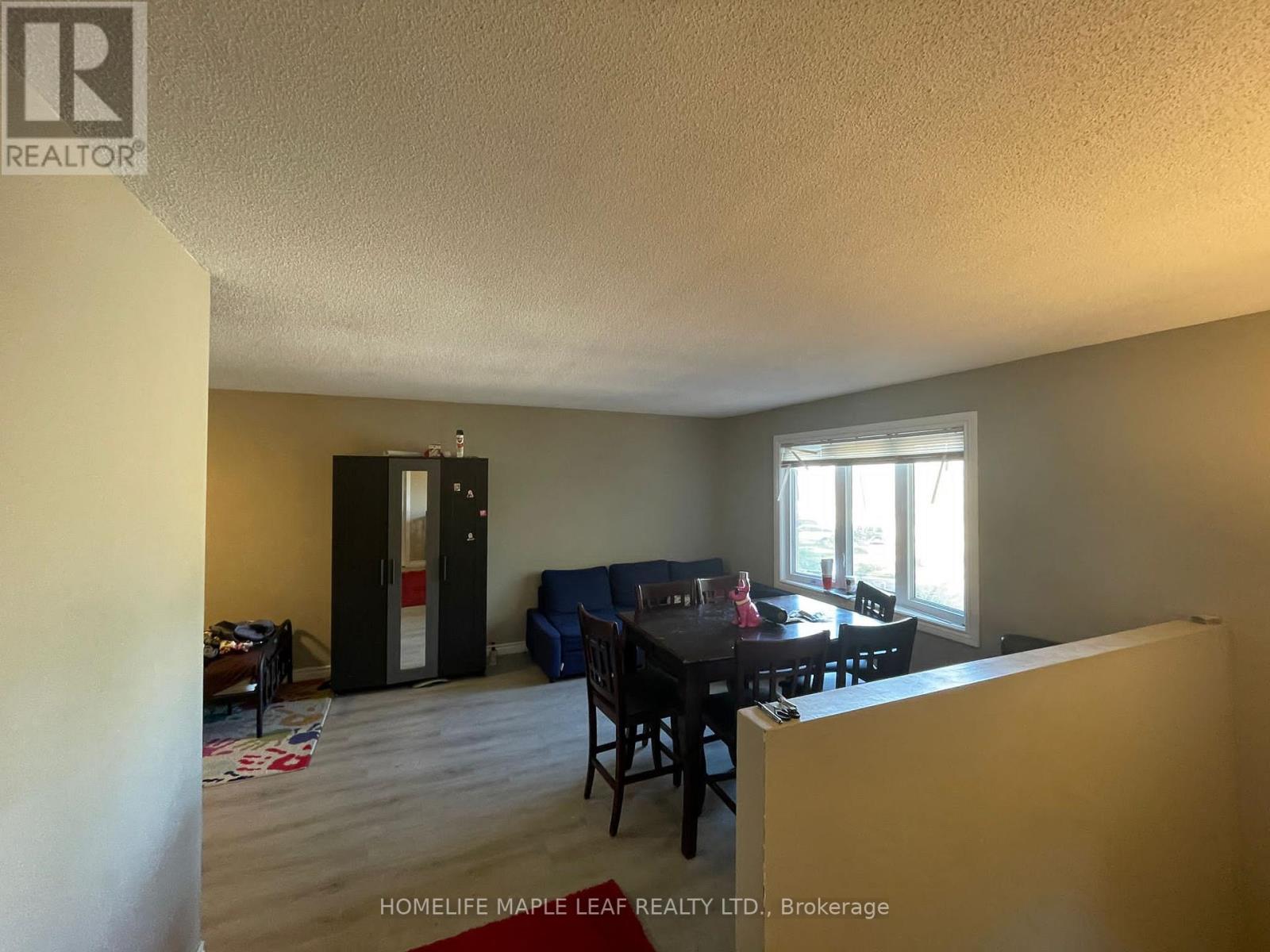 #A -391 CHURCHILL CRT, #A