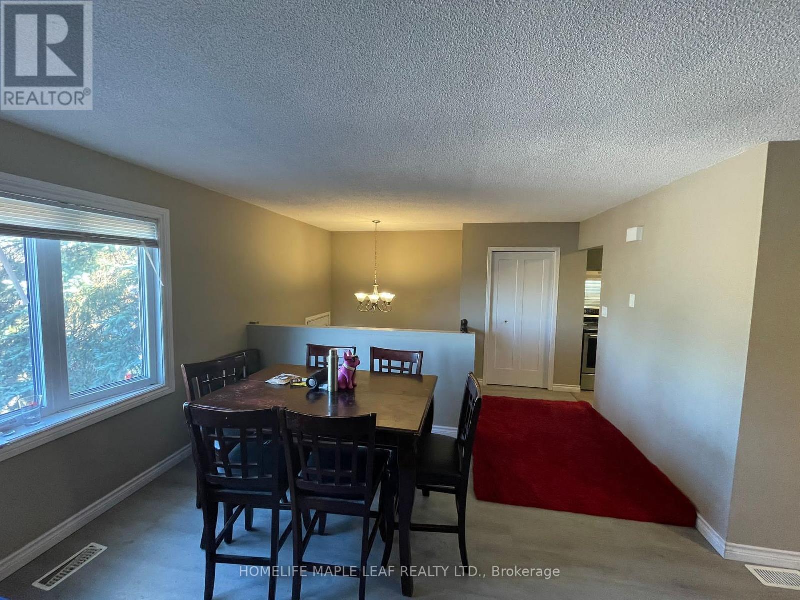 #A -391 CHURCHILL CRT, #A