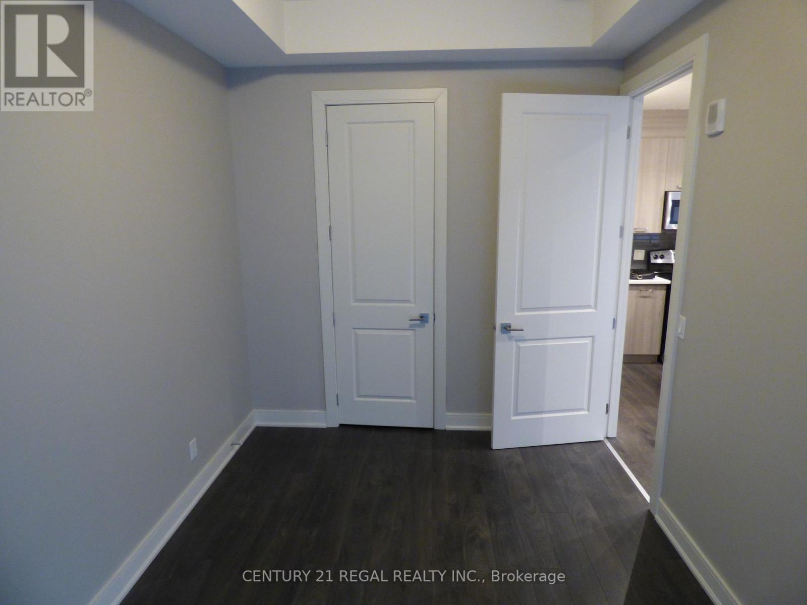 #415 -150 MAIN ST W, #415