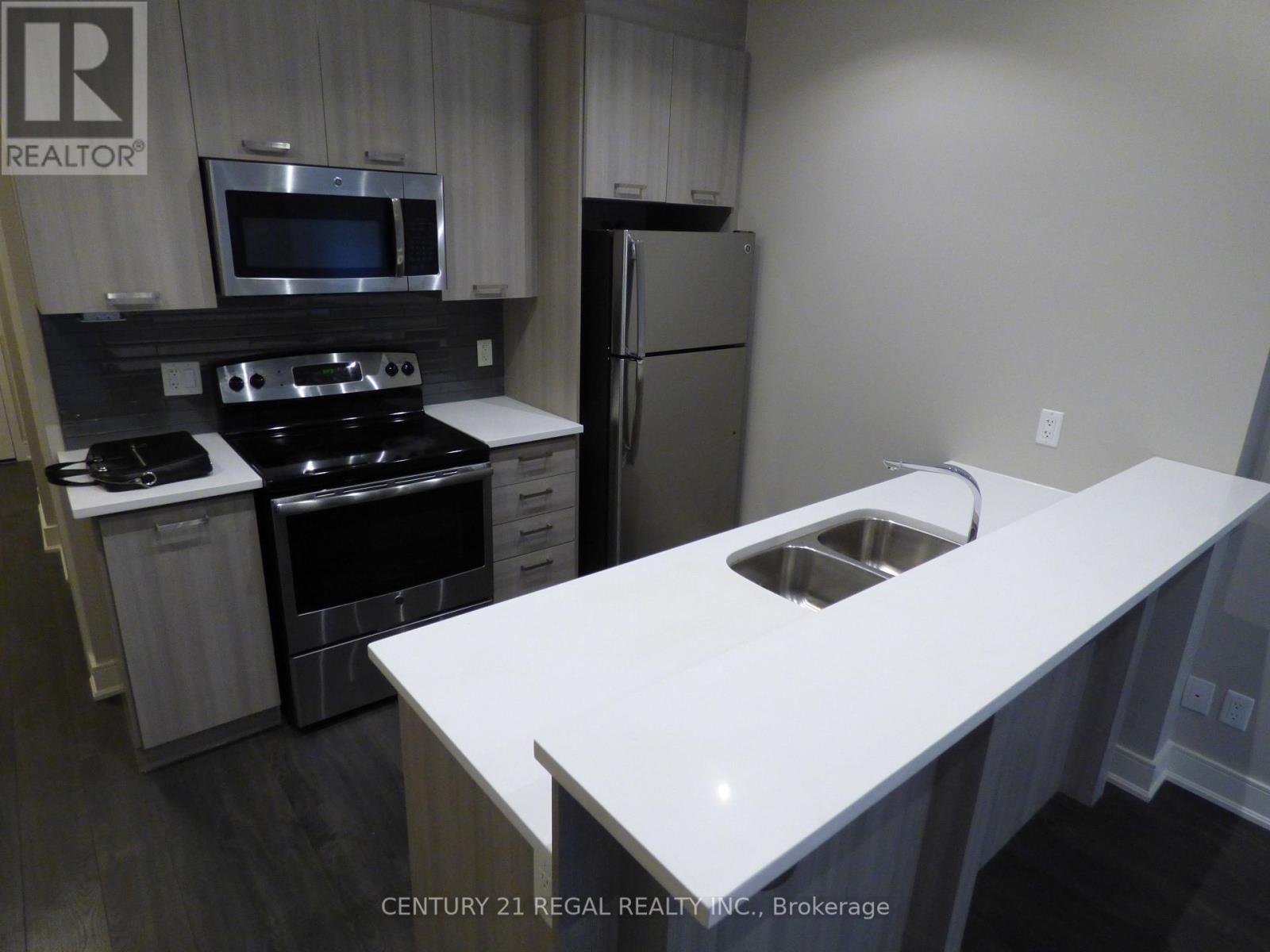 #415 -150 MAIN ST W, #415