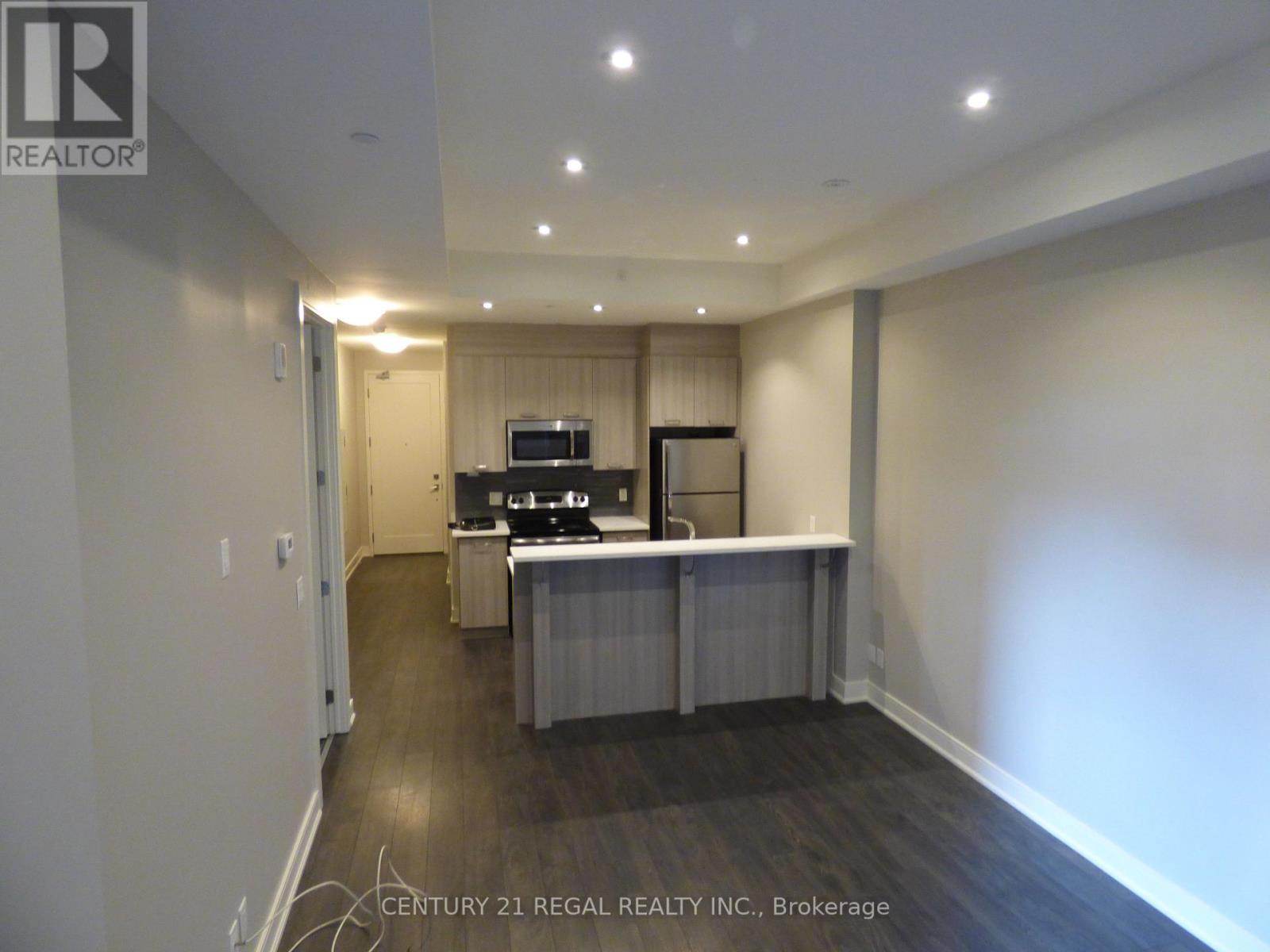 #415 -150 MAIN ST W, #415