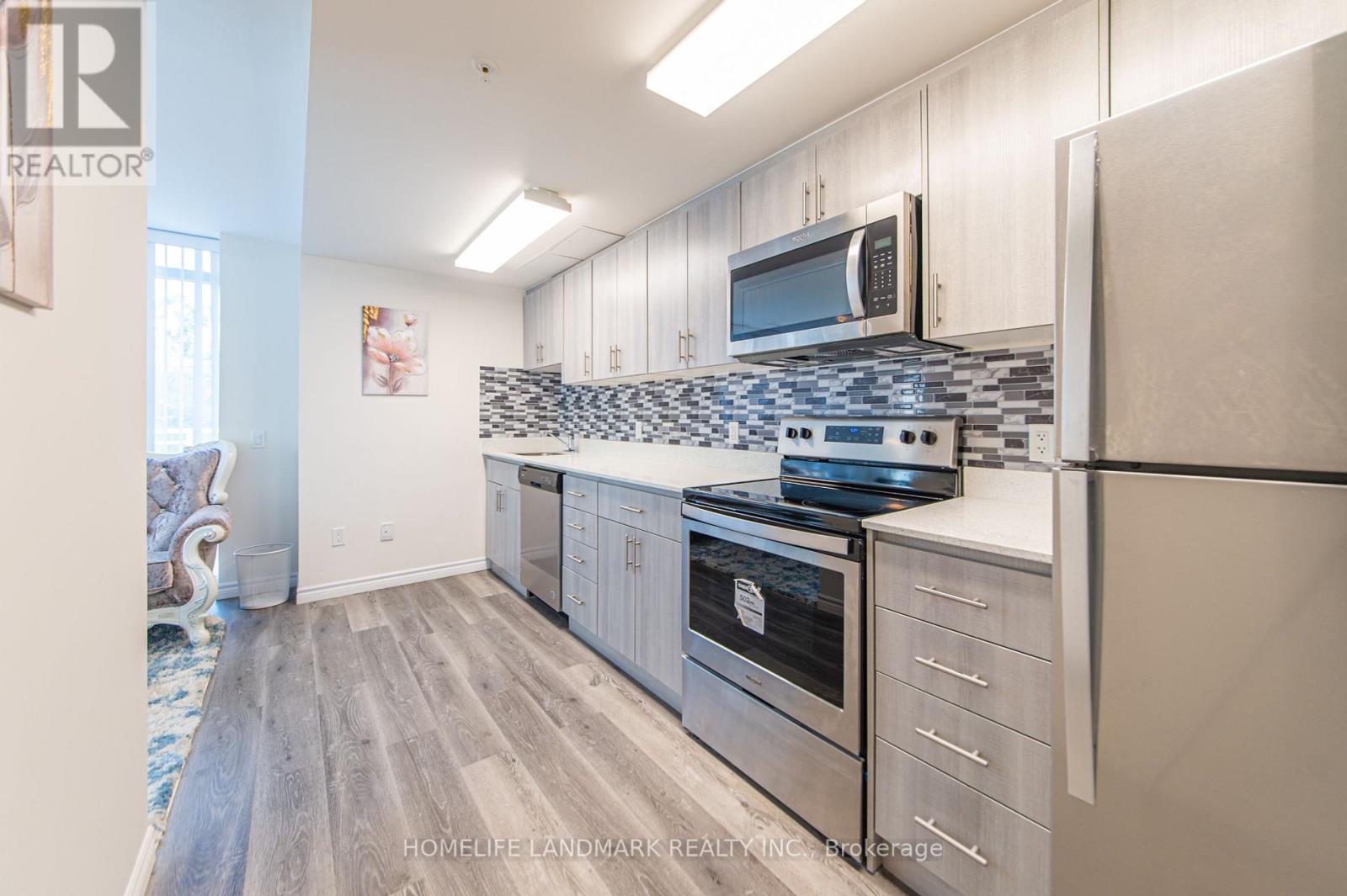 #101 -246 LESTER ST, #101