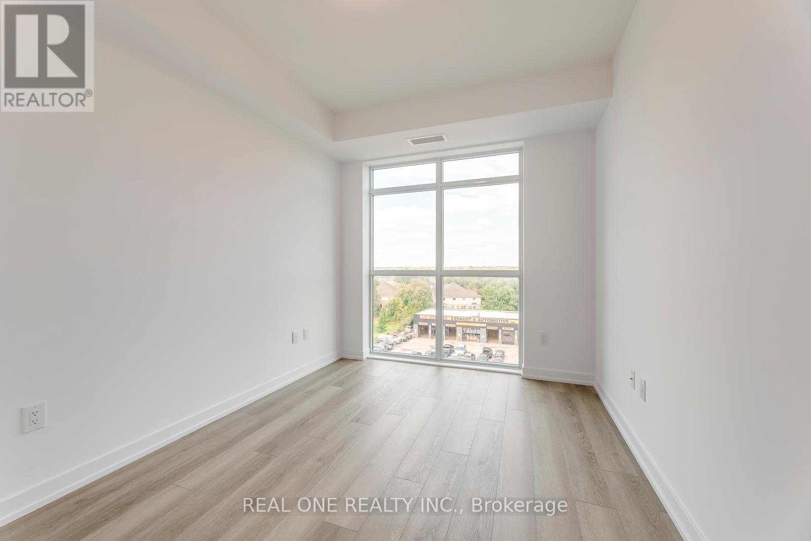 #605 -460 DUNDAS ST E, #605