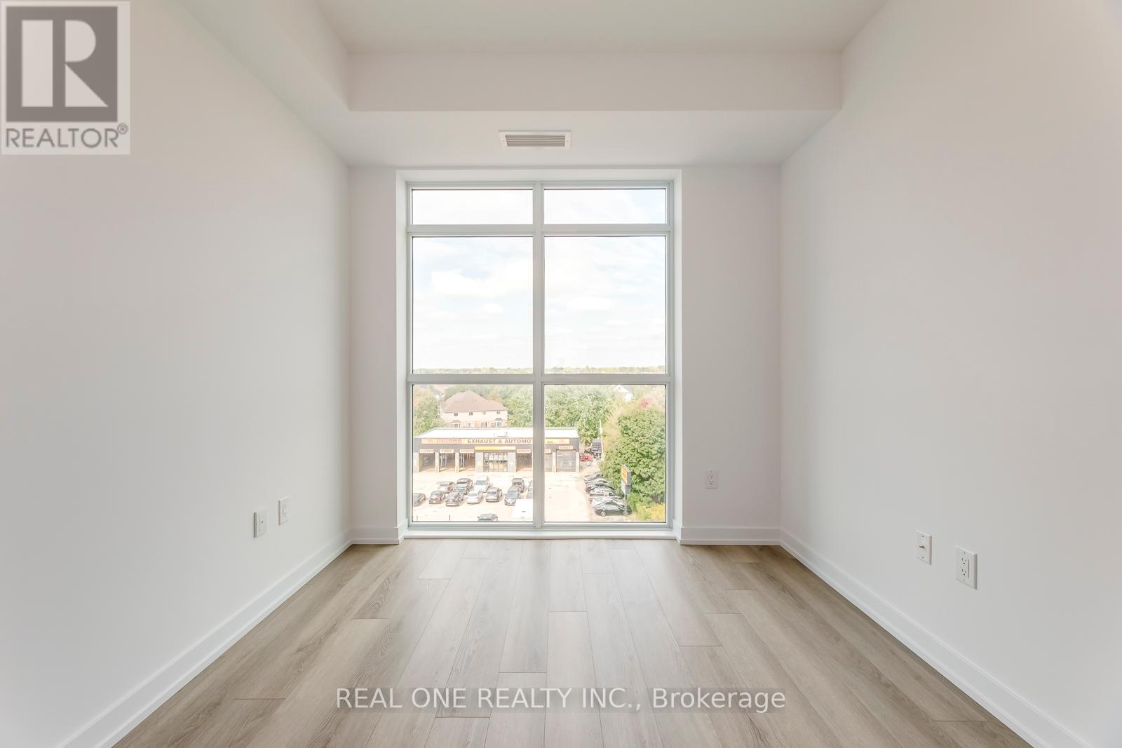 #605 -460 DUNDAS ST E, #605