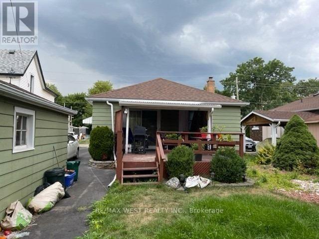 233 GUELPH AVE