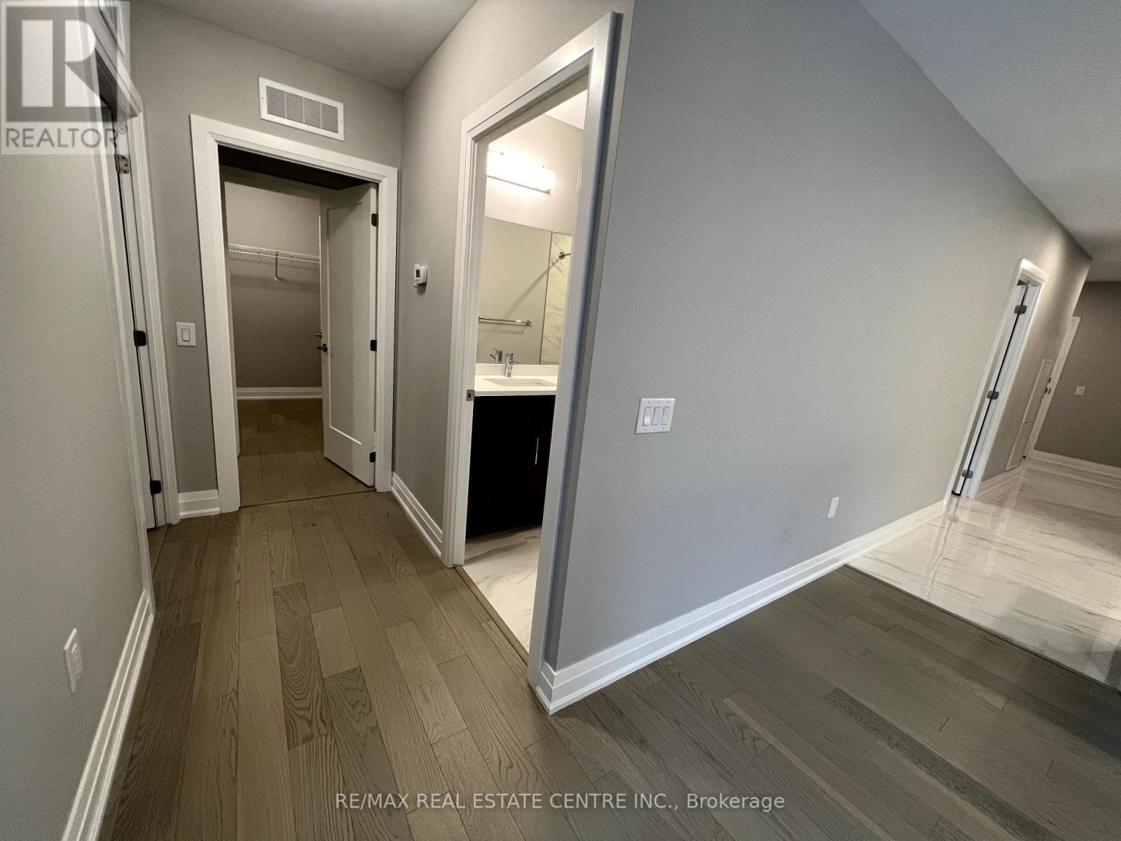 #303 -71 WYNDHAM ST S, #303