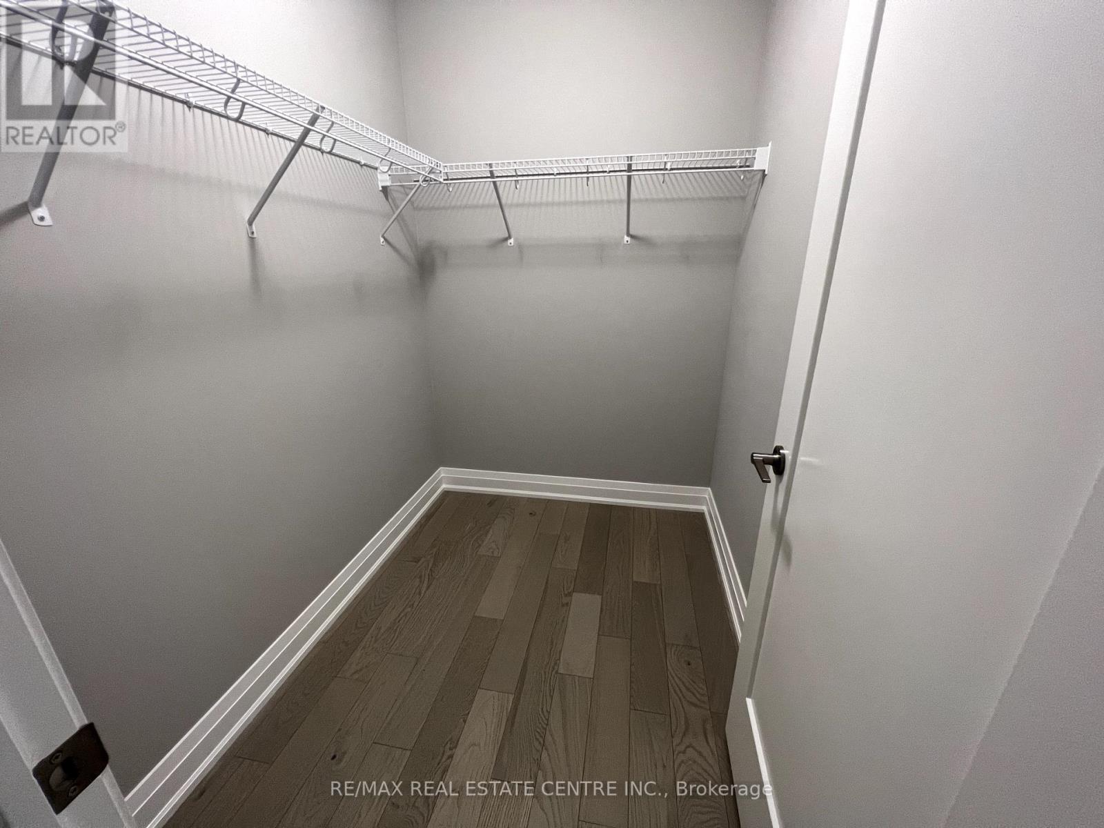 #303 -71 WYNDHAM ST S, #303